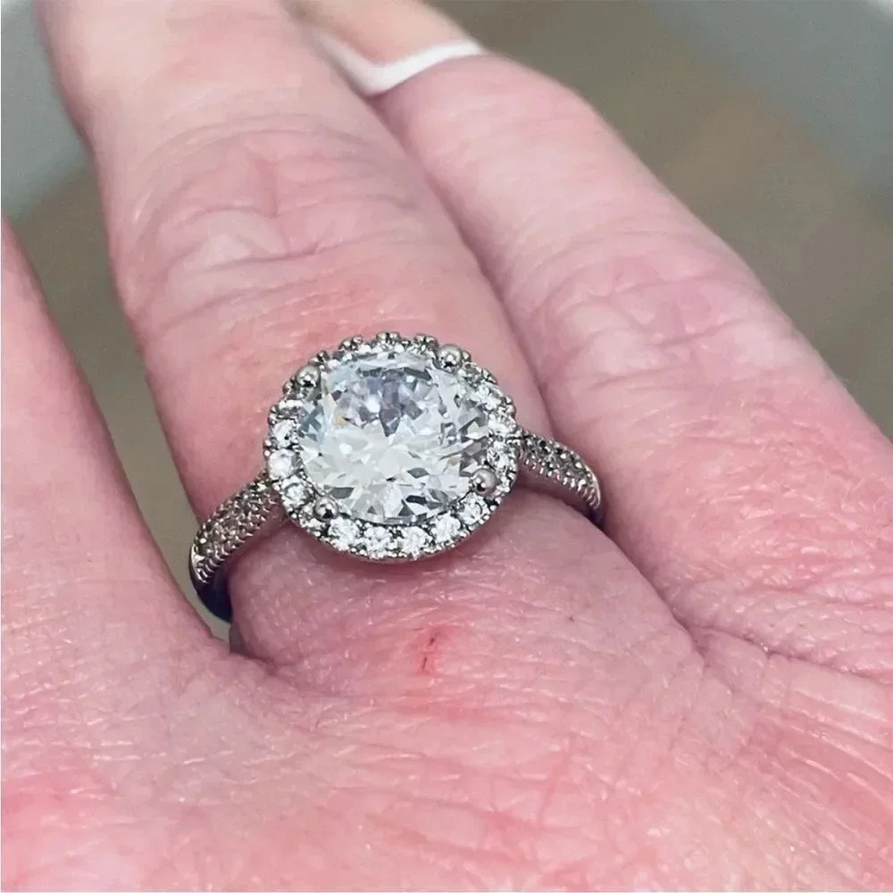 NORDSTROM JEWELRY BEAUTIFUL BRILLIANT 4CTW HALO STERLING PLATED CZ. RING SIZE 8 - Picture 14 of 16